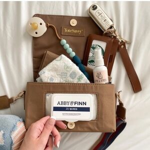 ToteSavvy Change Kit Crossbody Bag in Fawn NWT